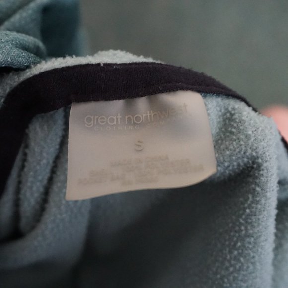 Turquoise zip-up - Picture 7 of 7